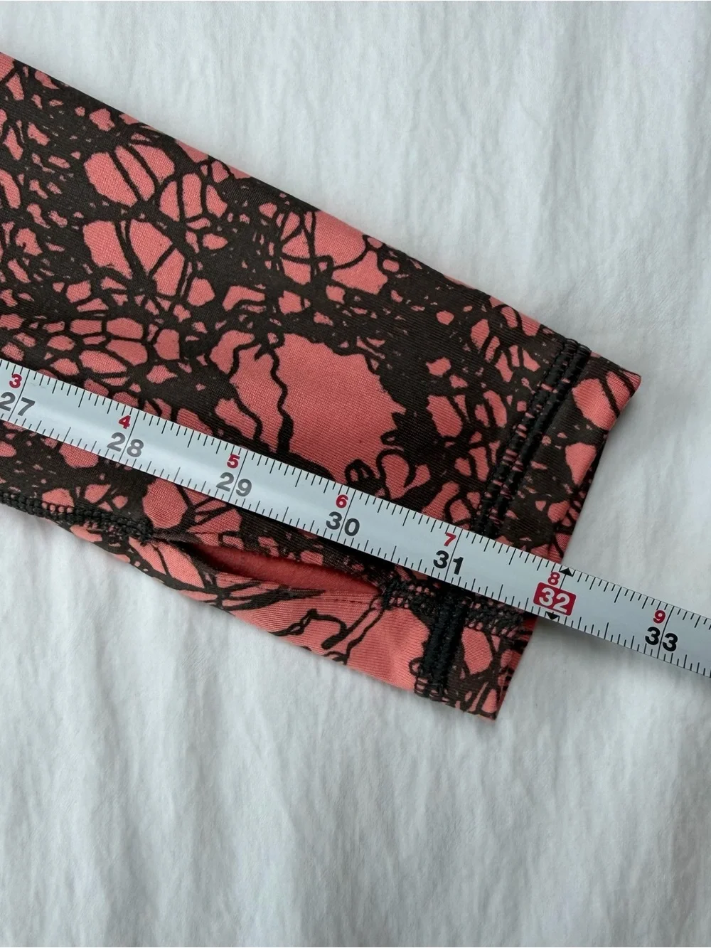 Nike Pro Dri-FIT Long-Slv Compression Top – Women’s Size L – Coral abstract